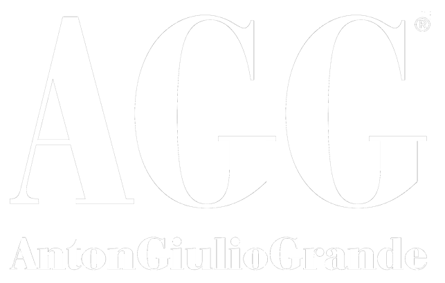 Logo AGG bianco sfondo trasparente
